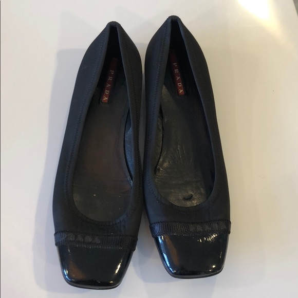 Prada flats - Picture 1 of 2